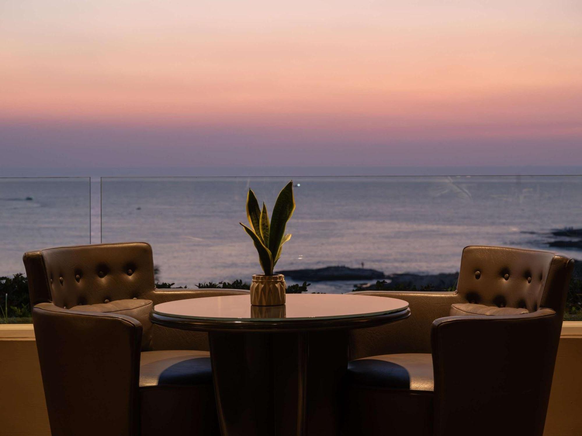 Mövenpick Hotel Beirut Exterior foto