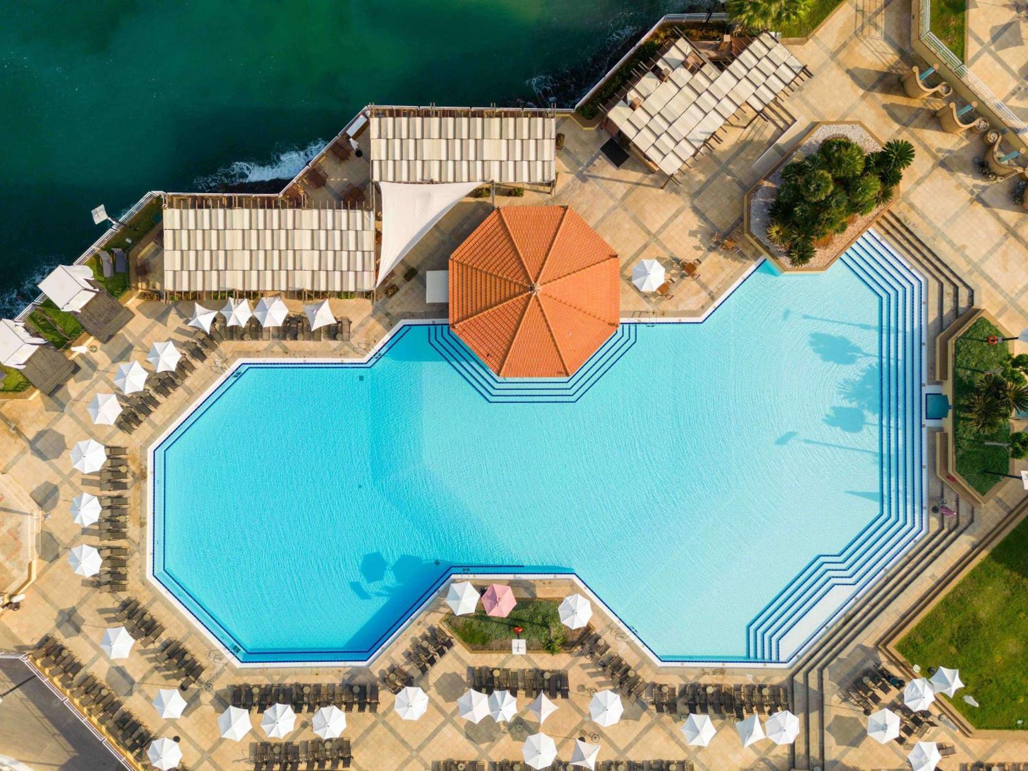 Mövenpick Hotel Beirut Exterior foto