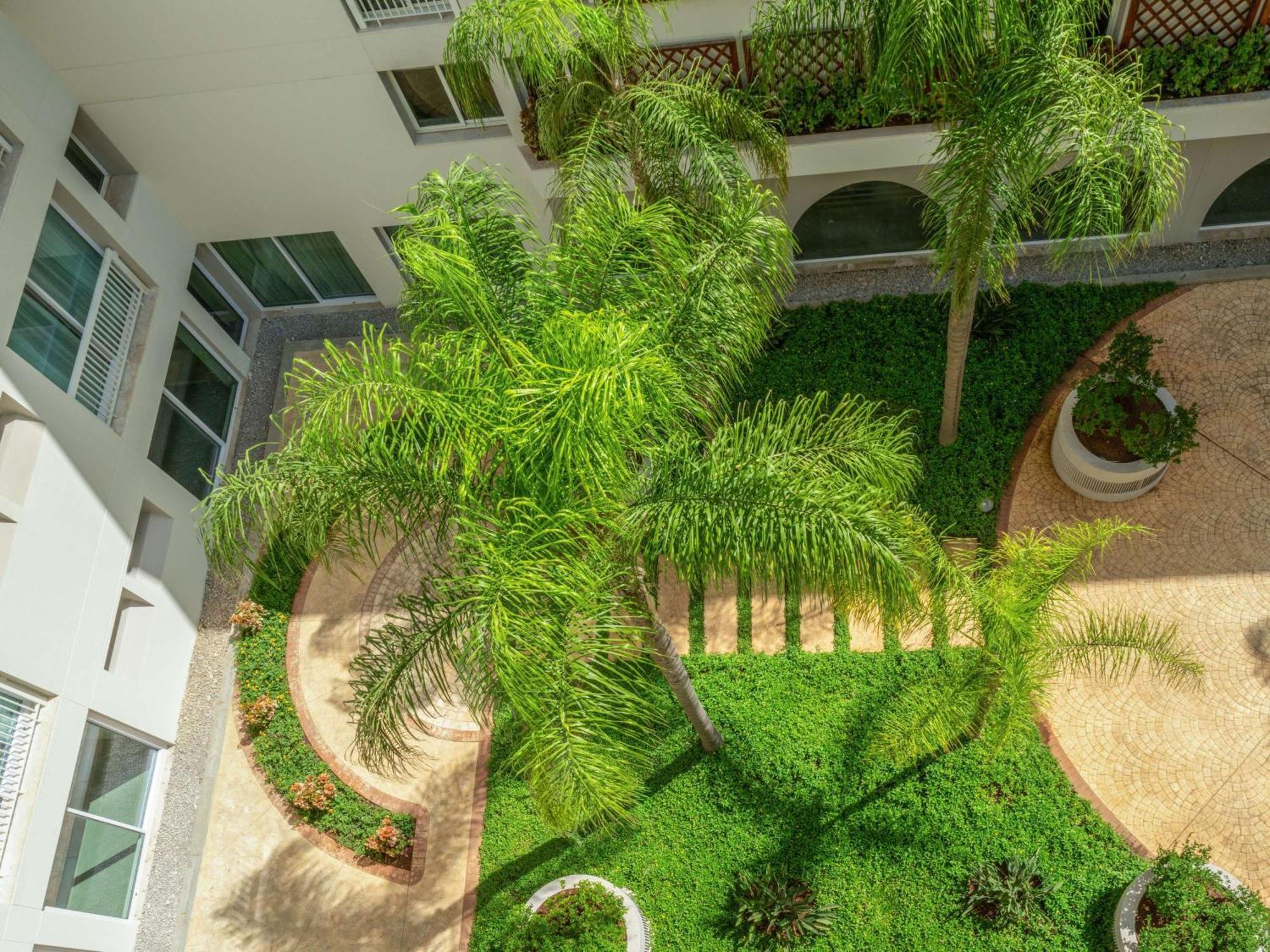 Mövenpick Hotel Beirut Exterior foto