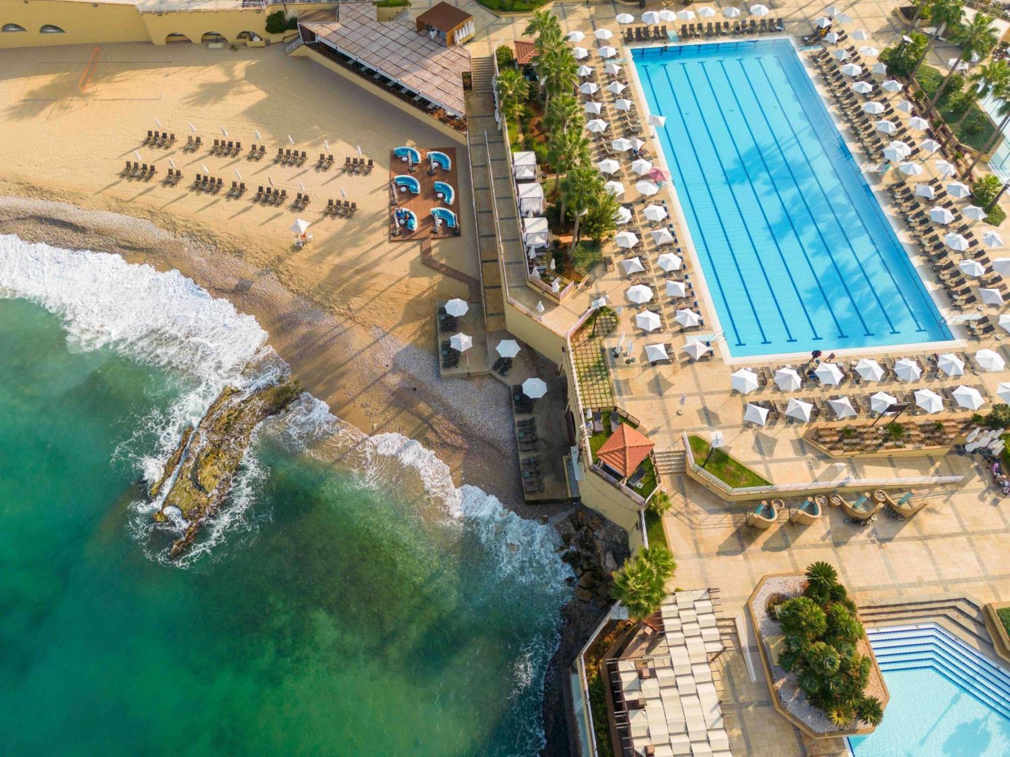 Mövenpick Hotel Beirut Exterior foto