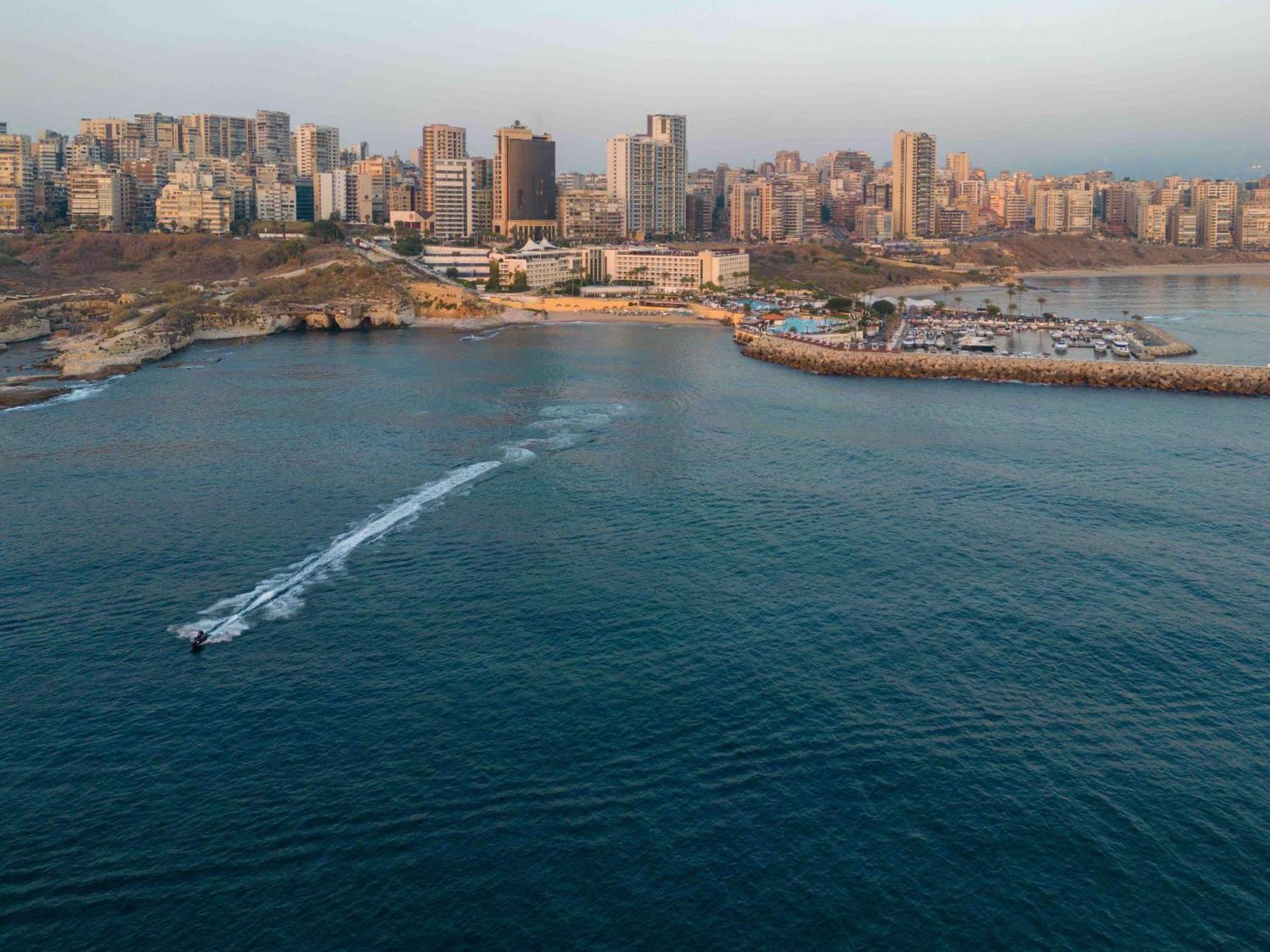 Mövenpick Hotel Beirut Exterior foto